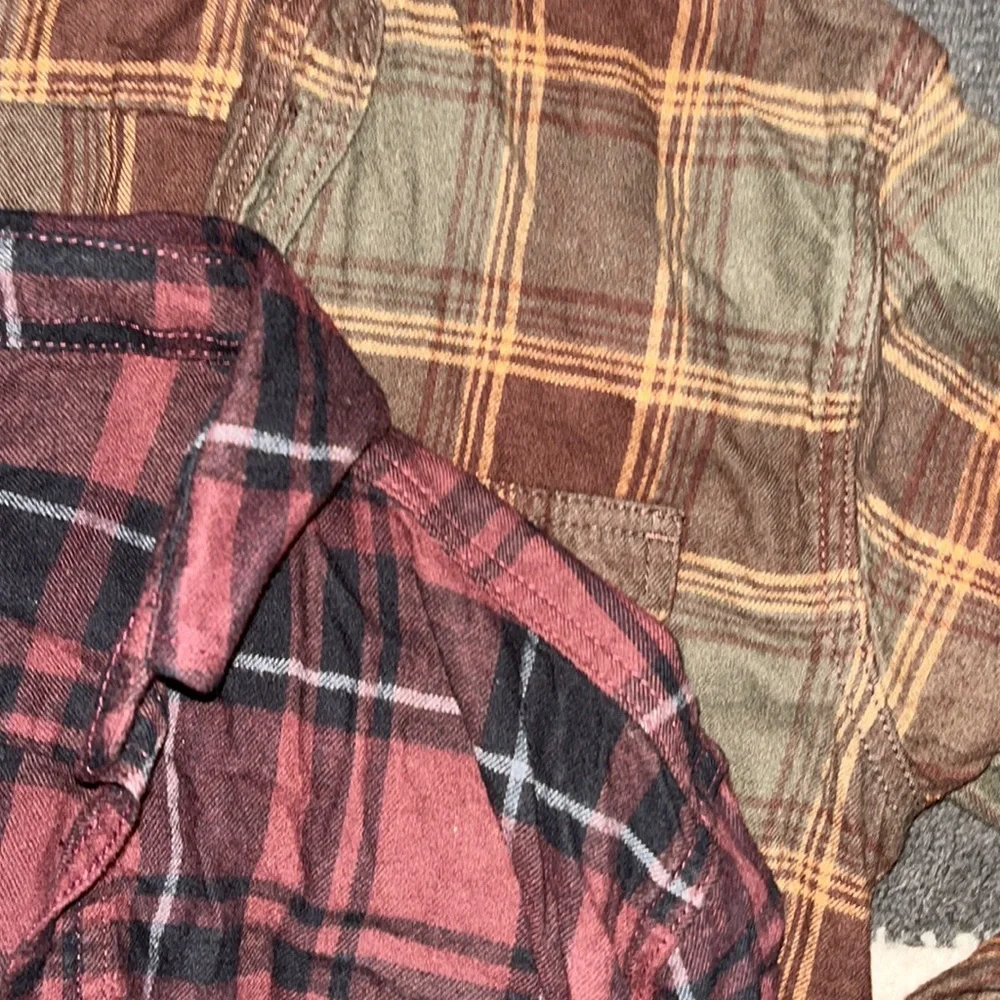 Plaid - Picture 3 of 3